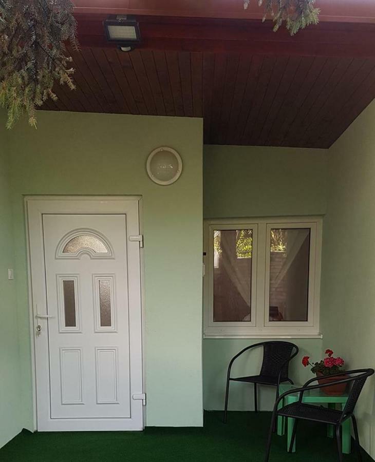 Penzion Kormos Štúrovo Extérieur photo